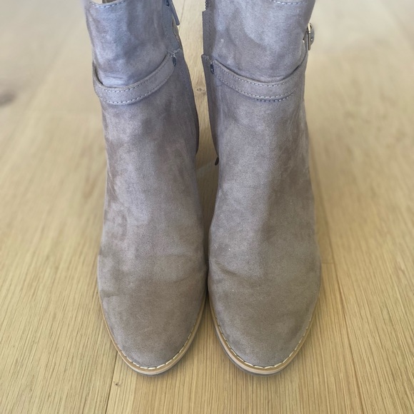 Banana Republic Booties - Picture 4 of 7